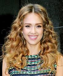 This look is perfect for fall and winter. 29 Jessica Alba Hairstyles Hair Cuts And Colors