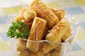 Resep lengkap dan cara pembuatan kue kering nougat. Tips Membuat Kastengel Renyah Dan Garing Semua Jadi Bisa Bikin Kastengel Enak Semua Halaman Sajian Sedap