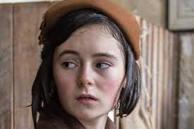 HINTER DEN KULISSEN, Lea van...