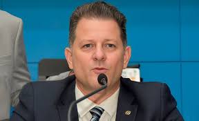 Deputado cobra reforma de escola e reforço policial em bairros de Dourados 