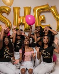 Squad Birthday Photoshoot With Friends Ideas Pin By Chiane Howe On Birthday Ideas Birthday Photoshoot 16th Birthday Outfit Hotel Birthday Parties