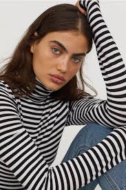 Black And White Striped Shirt Turtleneck Tricot Top Met Col Zwart Wit Gestreept Dames H M Nl Turtle Neck Crop Tops Women Affordable Womens Tops