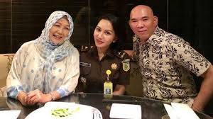 Bagaimana seorang jaksa (dengan jabatan) eselon 4, janda pula, dan selalu keluar negeri dengan. Rahasia Di Balik Kehidupan Jaksa Pinangki Terbongkar Pernah Larut Dalam Narkoba Saat Sma Sampai Jadi Pelakor Demi Karirnya Sekarang Semua Halaman Grid Hot
