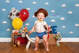 Children Pictures Ideas Best Kids Poses For A Photoshoot Outdoors And Indoors Why not set up a photo shoot at home instead of going to a studio?