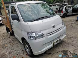 Daihatsu gran max minibus juga memiliki 3 poit elr seat belt yang memberikan keamanan dan kenyamanan untuk pengemudi dan beberapa penumpang pada bagian baris depan. 2013 Daihatsu Gran Max Pick Up 2 100kg In Selangor Manual For Rm32 800 Mytruck My