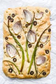 With the holidays right around the corner, holiday holiday cookie tip: How To Make Decorated Focaccia Bread This Healthy Table