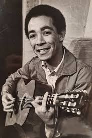 Kitaar as kruis was Cookson se kamerjas