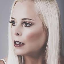 Annabelle Graham's Instagram, Twitter & Facebook