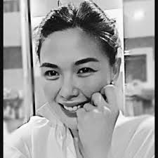 Kara Santy (@karasanty)