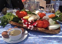 Le Club 55 Legend Still Cooking On The Beaches Of St Tropez St Tropez Brunch Party Food
