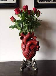 46 リアルでグロテスクな心臓の花瓶 インテリア 収納 ゴシックインテリア 装飾のアイデア