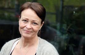 Sarah Lindbom's Instagram, Twitter & Facebook