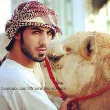 6 Pose Si Ganteng Omar Borkan yang Diusir dari Arab Saudi