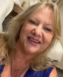 Elizabeth Stutts's Instagram, Twitter & Facebook