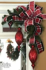 9 Ways To Make A Bow For A Wreath Southern Charm Wreaths Christmas Wreaths Christmas Decor Diy Christmas Swags