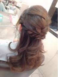 結婚式やパーティーの髪型を特集 今回は ロングの人気のヘアアレンジ ヘアスタイル と その美容院をご紹介 また 結婚技研では 結婚式や二次会お呼ばれゲストの髪型 余興 服装 マナーなどのお役立ち情報をご紹介 二次会 ヘアスタイル 髪型 ロング 結婚式