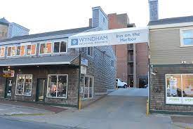 Discover nearby walking trails, boating excursions, and guided tours. Wyndham Inn On The Harbour Picture Of Club Wyndham Newport Onshore Tripadvisor