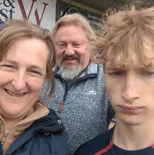 Looking for a dog groomer with availability for this week please 🙏🏼 The  lady I usually use is fully booked till January (Lily's pampered paws) just  before anyone tags Lily🤣x