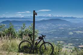 Si está buscando respuestas, entonces está en el tema correcto. Cyclingchallenge On Twitter Clear View Of Mont Blanc All The Way From The Jura Mountains Cycling