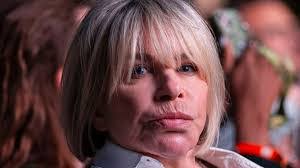 Lesley Ash's Instagram, Twitter & Facebook