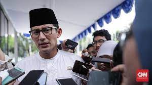 Tapi istilah ini tampak tidak relevan lagi ketika sandiaga telah memiliki titel baru yang lebih prestisius, yakni seorang ulama. Respons Amien Rais Sandiaga Sebut Anies Penyelamat Aset Dki