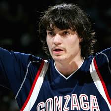 NBC Sports على X: "2005-06: Adam Morrison. Today: Drew Timme. Gonzaga up 12  at the half. #MarchMadness https://t.co/m5rWFAMzvK"