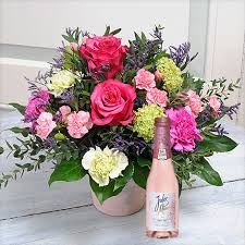Wir kümmern uns um den rest. Welche Blumen Zum Frauentag Blumenversand Center