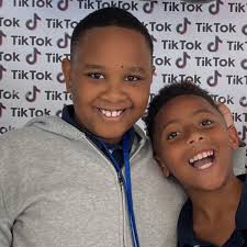 Clinton Elementary School honors students who mastered their state tests