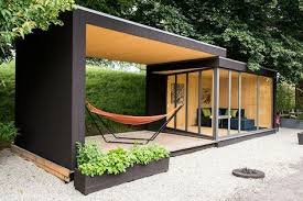 Gartenhaus Inspiration 23 Originelle Ideen Fur Ihre Ruhe Oase Im Garten Gartenhaus Modern Gartenpavillion Hinterhof Studio