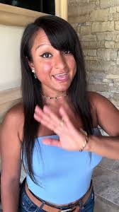 Kim Aaron's Instagram, Twitter & Facebook