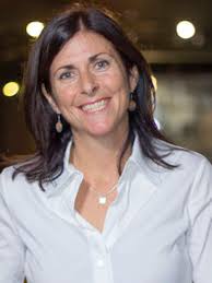 Shelley Fraser's Instagram, Twitter & Facebook