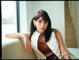 Duki compartió una parte del remix que lanzará con sael. Meet The Musicians Challenging Gender Stereotypes In Argentina Vogue