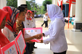 Hari itu bertepatan dengan berdirinya persatuan guru republik indonesia (pgri). Bupati Winarti Beri Kado Khusus Untuk Guru Rakyat News