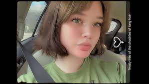 Who can do a split dye with vivid colors