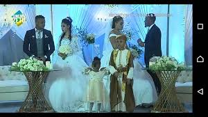 Ujumbe kama ''tumia dhidi ya mlevi'' umeandikwa katika ubao huo ulio na urefu. Harusi Usiku Wa Ali Na Abdu Kiba Jamiiforums