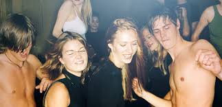 Risultati immagini per FESTINI CON DONNE NUDE