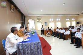 Berstatus lembaga pemerintah non departemen, bmkg melaksanakan tugas pemerintahan di. Kunjungan Kerja Kepala Bmkg Ke Gubernur Jateng Dan Stasiun Bmkg Semarang Bmkg