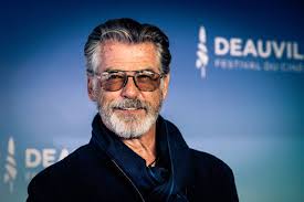Pierce brosnan, nick cannon, tim roth and jamie chung star in the first trailer for the misfits. Black Adam Pierce Brosnan Spielt Dc Superheld Dr Fate