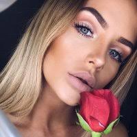 Chleo Parry (@ChleoParry)