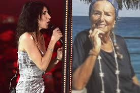 Ciao marina, voglio pensarti col tuo adorato figlio adesso, a ridere della follia della vita. Giorgia L Omaggio Commovente Alla Mamma Di Alex Baroni