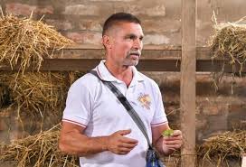 Stream attila ambrus by astronautalis on desktop and mobile. Ambrus Attila A Farm Vip Rol Rossz Nezni Hogy Mennyire Parasztkent Viselkedek