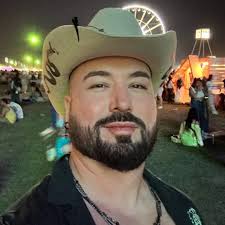 Phillip Sandoval (@phillip_styles) • Instagram photos and videos