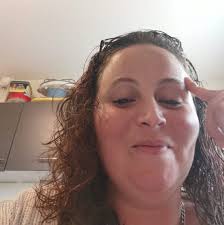 Amandine ABBAS, 37 ans (CHATEAUNEUF SUR CHER, VITRY SUR SEINE)