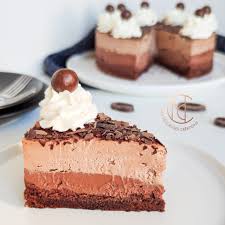 Gateau Mousse Aux Deux Chocolats Mes Delicieuses Creations En 2020 Gateau Mousse Cheesecake Framboise Sans Cuisson Mousse Chocolat Au Lait