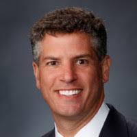 Robert Varnell's Instagram, Twitter & Facebook