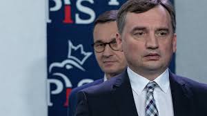 Zbigniew stonoga witający się z znigniewem ziobro. Zbigniew Ziobro Na Fali Morawiecki Stapa Teraz Po Bardzo Cienkiej Linie Polityka Wiadomosci Gazeta Pl