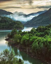 Romania Pitorească On Instagram Siriu Buzau Photo Paulianprajitura Chosen By Radu Nita Landscape Photography Lake Photos Instagram