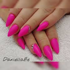 Nehty ruzove akryl / nehty ruzove neon; Dreamy Pink Neon Gelove Nehty Daniellabe Facebook