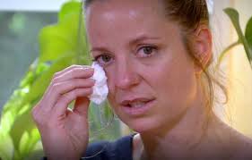 Maar dan heeft play4 natuurlijk geen programma. Elke Clijsters In Tranen Na Traumatisch Verhaal Van Vincent In De Bachelorette Showbizz 24