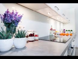 Mise en oeuvre de notre béton ciré yellostone sur un plan de travail. Comment Realiser Un Plan De Travail En Beton Cire Youtube